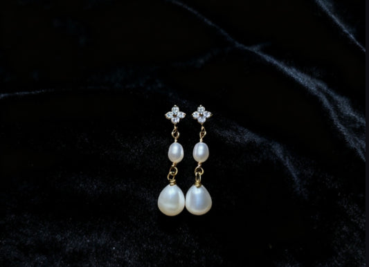 Dangle Pearl Earrings